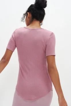 Itana Dream Rib Tee - Lilac -Swish Drape Sales 0018 Short Sleeve Itana Lilac 4446 web aa47a2e1 4ca6 499d bbbf b7a3a8673648