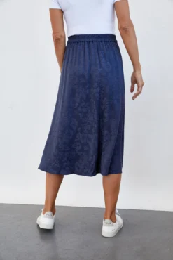 Poppy Skirt - Beryl Navy -Swish Drape Sales 0147 Poppy Jaquard Beryl 1918 web 97ef1a27 6df6 4729 bf47 af3b86a1df7f