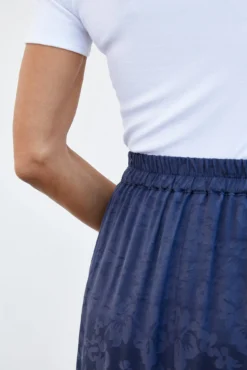 Poppy Skirt - Beryl Navy -Swish Drape Sales 0147 Poppy Jaquard Beryl 1955 web c1bbfd4d 79b9 460e bdc1 8d73db7220ab