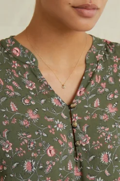 Mai Ecovero Blouse - Lago Green -Swish Drape Sales 0188MaiLagoGreen 2405 web a65118aa bc6e 4c59 bede 60628937b58e