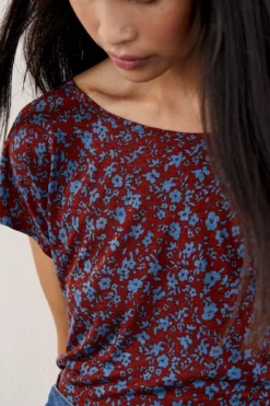 Laurie Silken Modal Tee -Swish Drape Sales 0204 Laurie North Shore Floral 02536