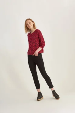 Issa Raglan Tee 28 Issa Raglan Tee -Swish Drape Sales 0223 Issa Cotton Modal Luxembourg 1469 web 467bc983 0741 4b42 a8ae 108b24f7cc7d