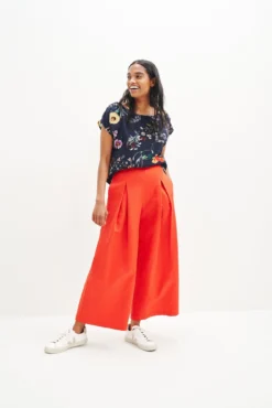 Deslin Pant - Zinnia - ReAmour 31 Deslin Pant - Zinnia - ReAmour -Swish Drape Sales 0369 Deslin Zinnia 1675 web f65ebc2a 0d3e 41e9 8e88 e499859c0918