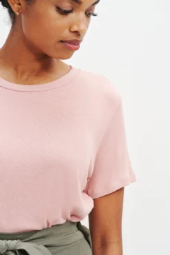 Berkeley Dream Rib Tee - Rose -Swish Drape Sales 0372 SS Berkeley Dream Rib Rose 0740 Web 1498a860 f5df 453d bd24 7357eacc7c21