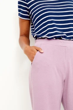 Willow Scallop Knit Pants - Lavender -Swish Drape Sales 0391 Cropped Willow Scallop Lavender 1519 web 54904b4b 8fe2 4e86 a570 267841d1f1b9