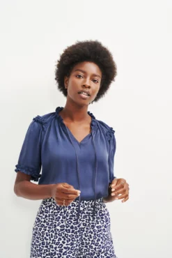 Zuri Cupro Blouse - Ocean -Swish Drape Sales 0396 Zuri Ocean 0128 web 15ef88a1 66ab 4402 af1d a023b4eeb070