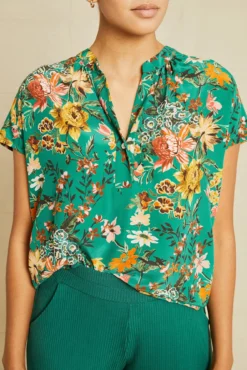 Renata Washable Silk Blouse - Rosalind Floral 9 Renata Washable Silk Blouse - Rosalind Floral -Swish Drape Sales 211013 AV October ECOMM 1068RenataWashableSilkRosalindFloral 7971 web 949c4421 f172 43a5 ac13 3664efee8169